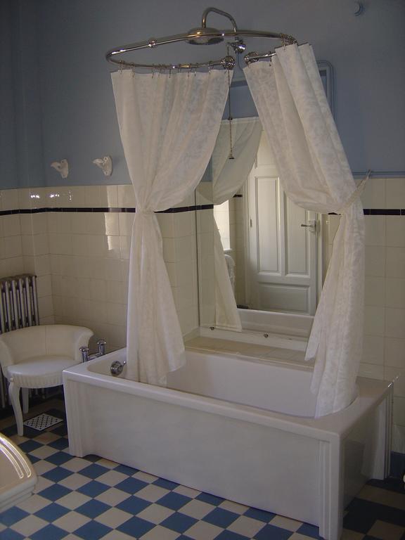 Le Terrondou Hotel Vic-sur-Cère Quarto foto