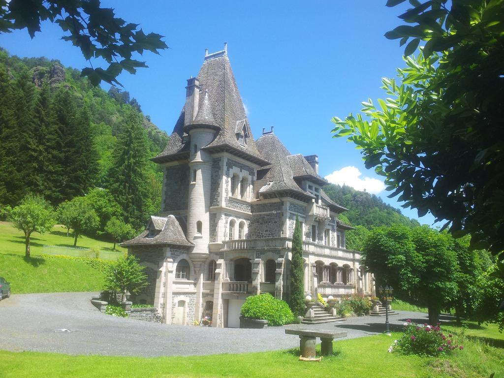 Le Terrondou Hotel Vic-sur-Cère Exterior foto